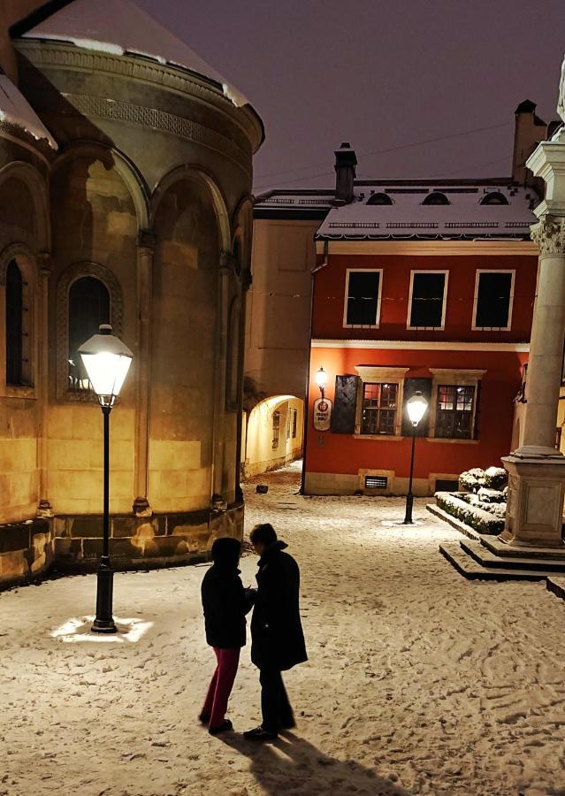 вірменський дворик / Armenian Courtyard