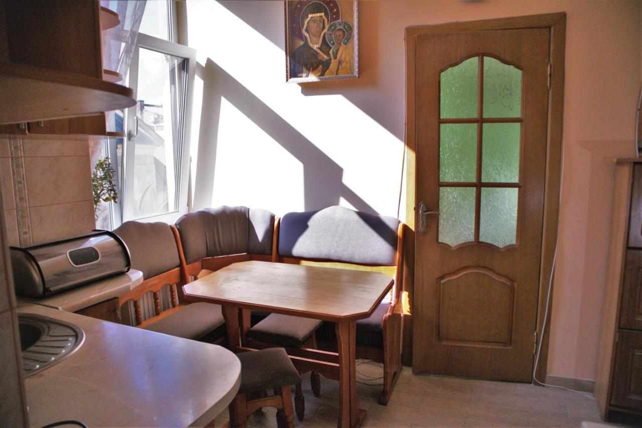 вірменський дворик / Armenian Courtyard *
