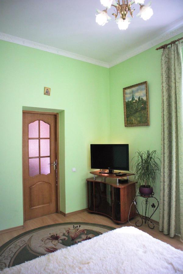 вірменський дворик / Armenian Courtyard Apartment