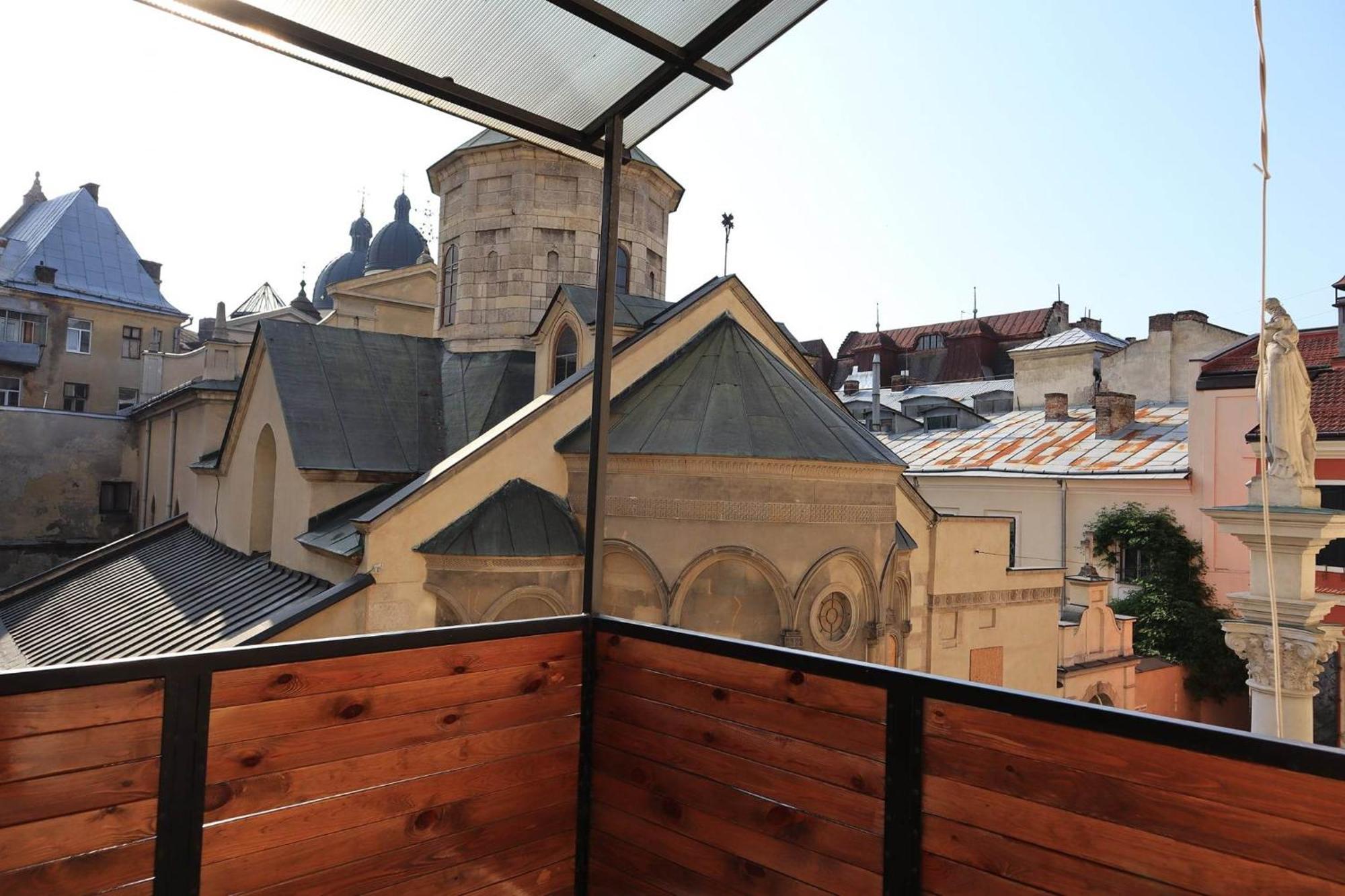 вірменський дворик / Armenian Courtyard Apartment Lviv