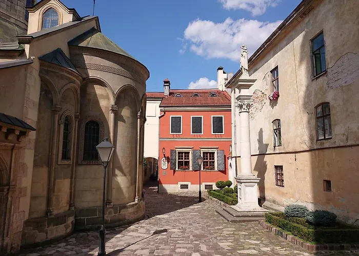 Вірменський Дворик / Armenian Courtyard
